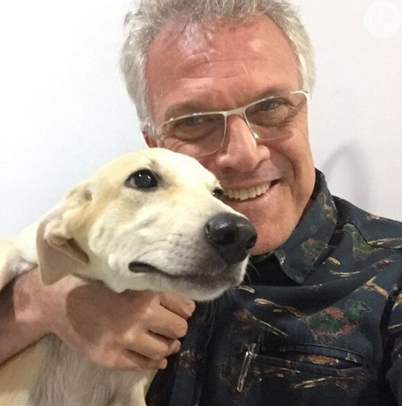 Bastou deixar a casa para o apresentador Pedro Bial tietar a cadelinha ex-BBB: ''Ana e eu'