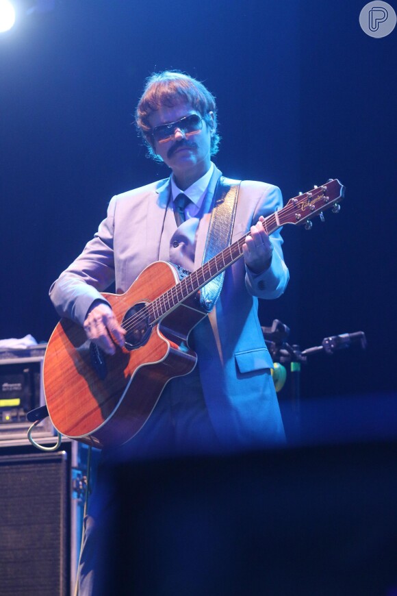 Xuxa se disfarça de músico de Luan Santana em show do cantor no Rio, nesta sexta-feira, 1º de abril de 2016