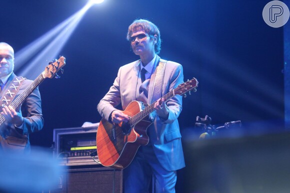 Xuxa se disfarça de músico de Luan Santana em show do cantor no Rio, nesta sexta-feira, 1º de abril de 2016