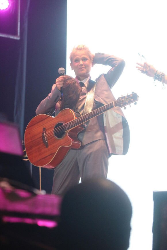 Xuxa se disfarça de músico de Luan Santana em show do cantor no Rio, nesta sexta-feira, 1º de abril de 2016