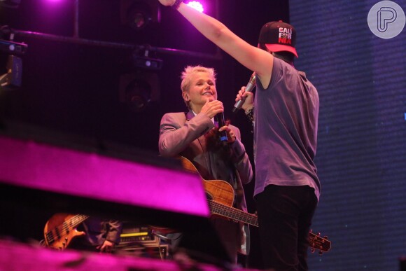 Xuxa se disfarça de músico de Luan Santana em show do cantor no Rio, nesta sexta-feira, 1º de abril de 2016