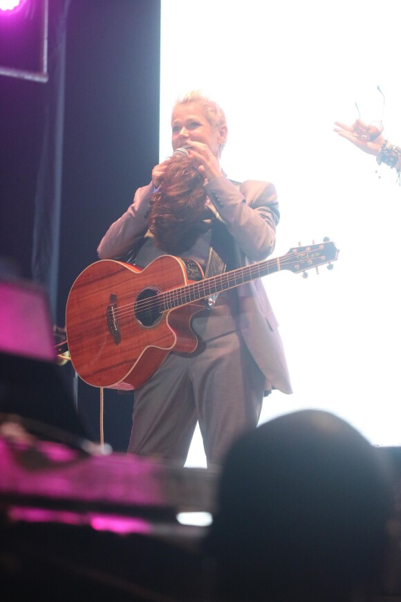 Xuxa se disfarça de músico de Luan Santana em show do cantor no Rio, nesta sexta-feira, 1º de abril de 2016