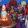 Viviane Araújo se fantasia de Mulher-Maravilha, e o noivo, Radamés, de Super-Homem, na festa de aniversário da atriz, nesta sexta-feira, 1º de abril de 2016