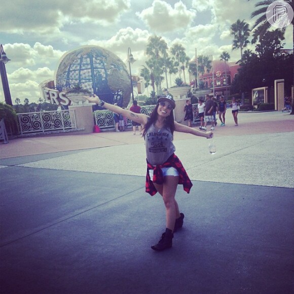 Anitta está em Orlando, na Flórida, para fazer pela primeira vez um show nos Estados Unidos, na próxima sexta-feira (4). A cantora está curtindo o tempo livre para passear no parque Universal Studios