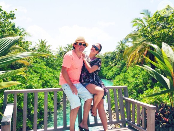 Renata Dominguez e Edson Spinello seguiram para as Ilhas Maldivas no dia 22 e passarão mais uma semana em Dubai