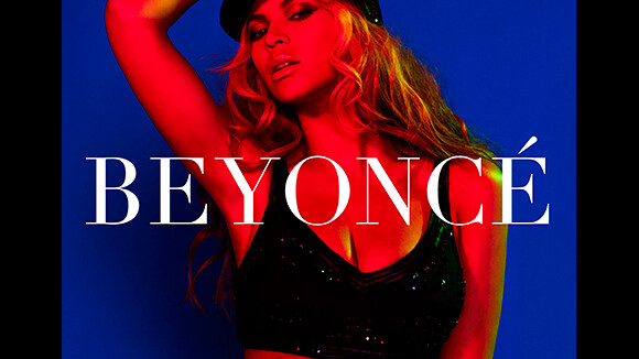 Beyoncé lança calendário oficial de 2014 e posa sensual para fotos