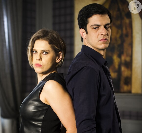 Edith (Bárbara Paz) é expulsa de casa por Félix (Mateus Solano), que revela a verdadeira paternidade de Jonathan (Thalles Cabral), em 'Amor à Vida'
