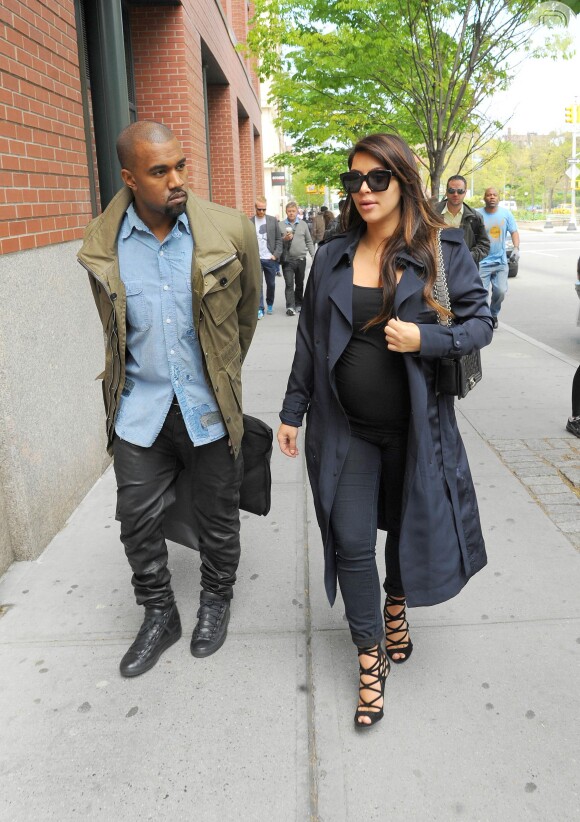Kim Kardashian queria fazer uma lipoaspiração para perder as gorduras que ganhou com a gravidez de North West