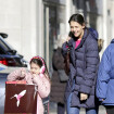 Katie Holmes e sua filha, Suri Cruise, fazem compras de Natal em Nova York
