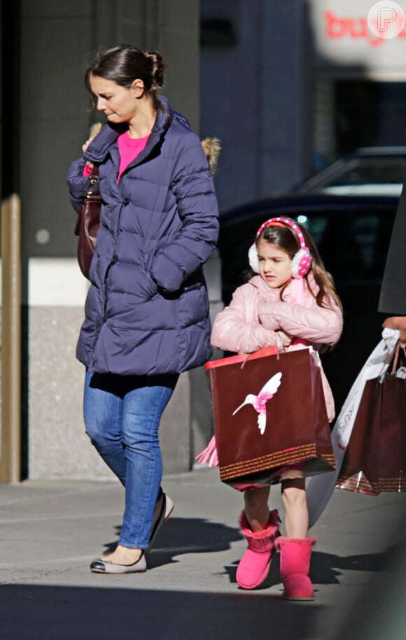 Katie Holmes e Suri Cruise vão às compras em 23 de dezembro de 2012