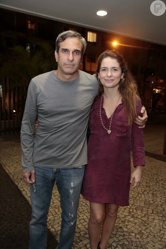Cláudia Abreu posa com o marido, José Henrique Fonsceca