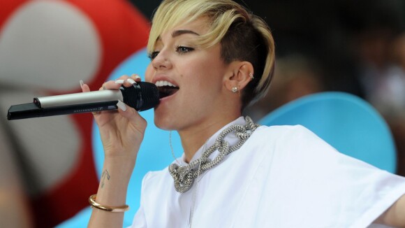 Miley Cyrus escreve carta de reconciliação para o ex-namorado, Liam Hemsworth