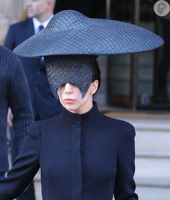 Lady Gaga voltou a ser destaque na mídia por seus look exóticos