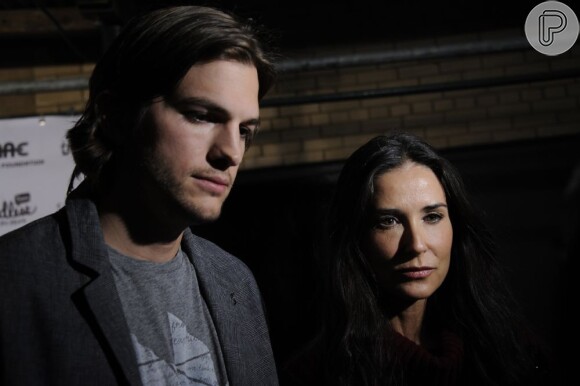 Demi Moore e Ashton Kutcher se separaram por conta de uma suposta traição do rapaz