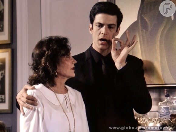 Félix (Mateus Solano) usa Tamara (Rosamaria Murtinho) para atingir Edith (Bárbara Paz), em 'Amor à Vida', em 30 de novembro de 2013