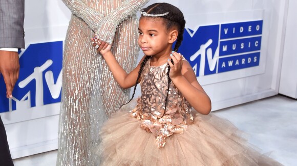 Filha de Beyoncé, Blue Ivy aposta em look Mischka Aoki, de R$ 36 mil, no VMA