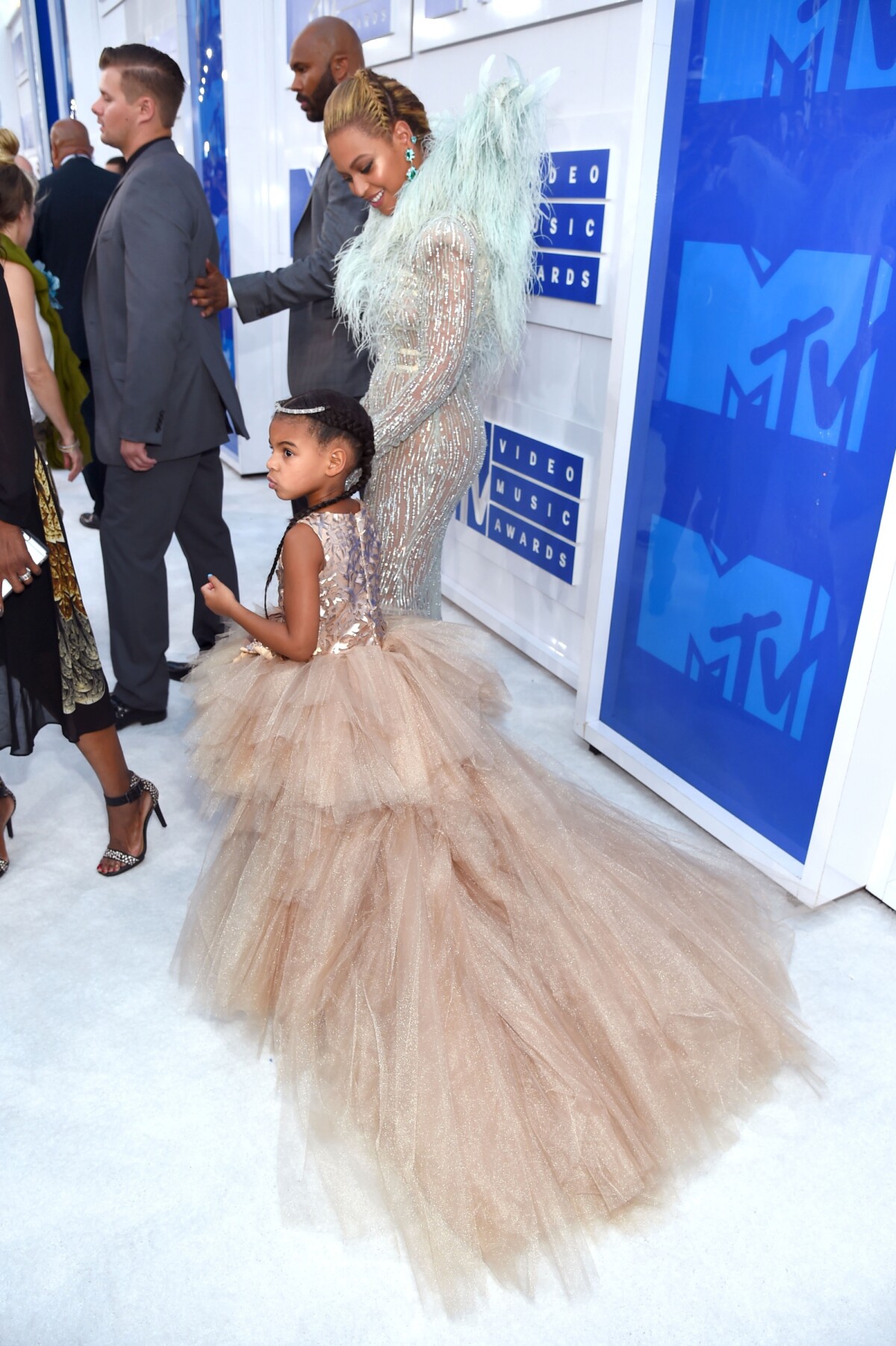 foto-beyonc-e-a-filha-blue-ivy-foram-juntas-ao-vma-na-noite-deste