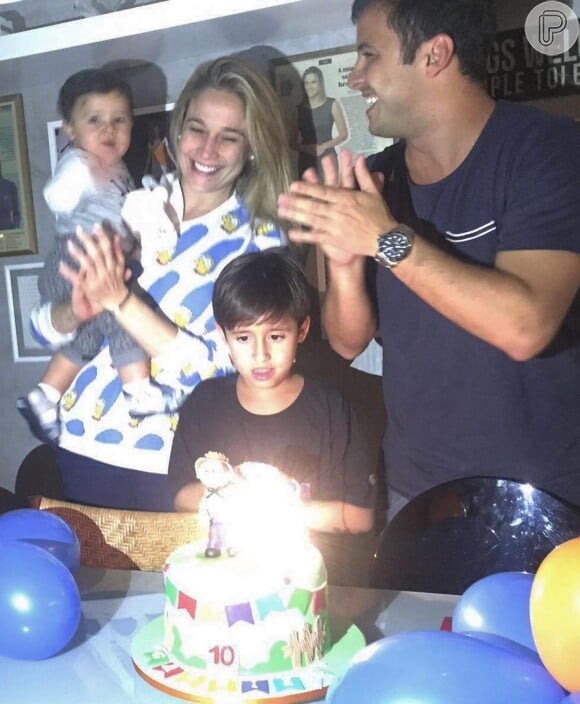 Fernanda Genti também comemorou os 10 meses de Gabriel ao lado do ex-marido, Matheus Braga, e do afilhado, Lucas
