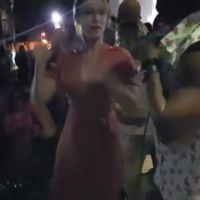 Mariana Ximenes dança axé na festa de Tatá Werneck: 'Segurou o tchan'. Vídeo!