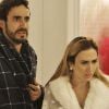 Leozinho (Gabriel Godoy) estende a mão para cumprimentar Safira (Cristina Pereira) mas é beijado na boca na frente de todos, na novela 'Haja Coração'
