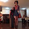 Bruna Marquezine publica foto de Camilla Camargo com menina muito mais alta, em 2 de dezembro de 2013