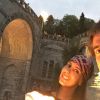 Marcos Mion e Suzanna Gullo participaram de uma procissão em Lourdes, na França