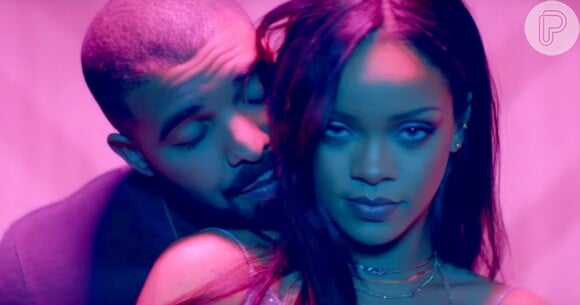 'Parabéns a Rihanna, de Drake e todos da OVO (gravadora do artista)'. Mas o ato não passou despercebido. 'Quando ele vai além', escreveu a cantora na legenda da foto, junto com um emojis de coração e troféu