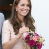 Kate Middleton apostou em um vestido nude da estilista americana Lela Rose
