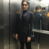 Sophie Charlotte fez um registro do seu look Dior no elevador quando saía para ir ao Festival de Gramado