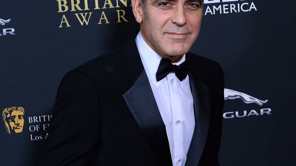 George Clooney chama de idiota os famosos que usam Twitter: 'É estúpido'