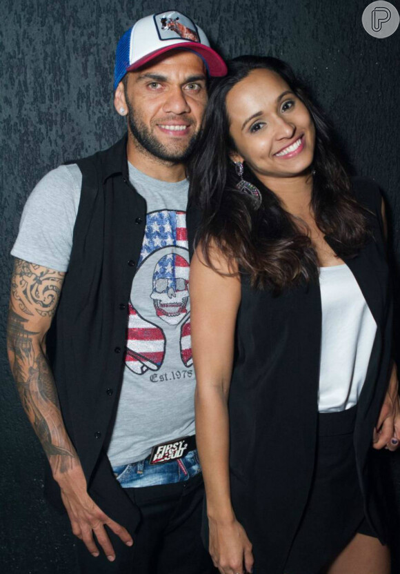 Thaíssa Carvalho já namorou o jogador de futebol Daniel Alves. Os dois eram noivos, mas a relação terminou em 2014