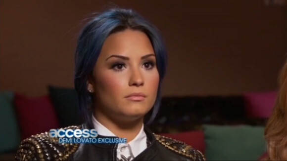 Demi Lovato fala sobre seu passado com vícios: 'Levava droga durante os voos'