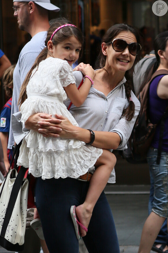 Katie Holmes levou Suri para o Museu de Arte Moderna de Nova York, em 6 de agosto de 2012