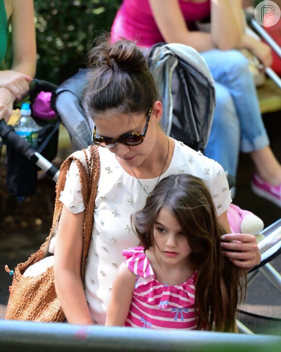Katie Holmes e Suri Cruise foram ao zoológico em Nova York, em julho de 2012