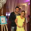 Henri e a namorada, Juliana Despirito, grávida de 8 meses, promovem chá de bebê para a chegada da primeira filha do casal, Maria Eduarda, em São Paulo, neste domingo, 15 de dezembro de 2013