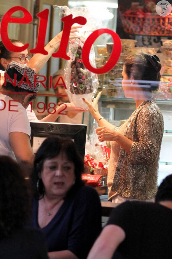 Guilhermina Guinle jantou no restaurante Celeireiro, no Leblon, Zona Sul do Rio de Janeiro, nesta terça-feira, 17 de dezembro de 2013