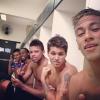 Neymar volta a trabalhar e posta foto com os companheiros de time, nesta sexta-feira, 4 de janeiro de 2013