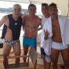 Neymar passeia de barco com amigos em Jurerê Internacional, em Florianópolis