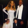 Mariah Carey postou uma foto com o marido e os filhos antes de se apresentar no programa 