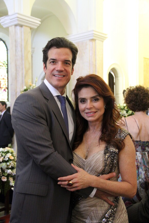 Ignácio vai ao casamento com a noiva Gigi