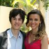 Na cerimônia, Jonathan vai levar a namorada, Ana (Nadinne Oliveira), para conhecer sua família