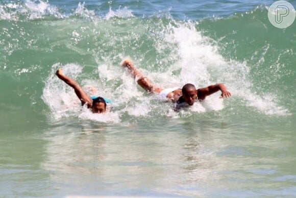 Micael Borges curtiu o mar da praia do Leblon, Zona Sul do Rio de Janeiro, nesta quarta-feira, 8 de janeiro de 2014
