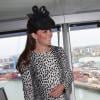 Kate Middleton surpreende ao aparecer vestindo modelito com estampa 'animal print'