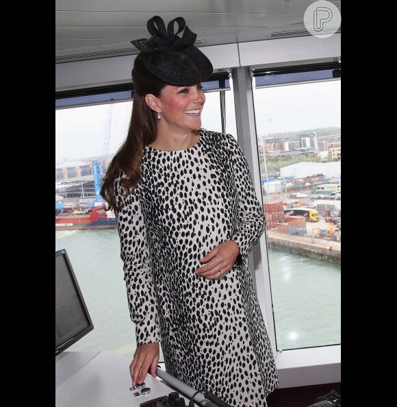 Kate Middleton surpreende ao aparecer vestindo modelito com estampa 'animal print'