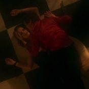 Beatriz (Bruna Marquezine) é morta a tiro por Davi em 'Nada Será Como Antes'