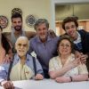 Em 'Sol Nascente', Tanaka (Luis Melo) e a família Di Angeli homenagearam o time da Chapecoense após tragédia na última semana 