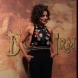 Juliana Paes usa calça preta Giuliana Romano e top cropped bordado da H&amp;M no lançamento de 'Dois Irmãos', nesta terça-feira, 6 de dezembro de 2016