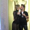 Giovanna Ewbank e Bruno Gagliasso posam juntos em inauguração