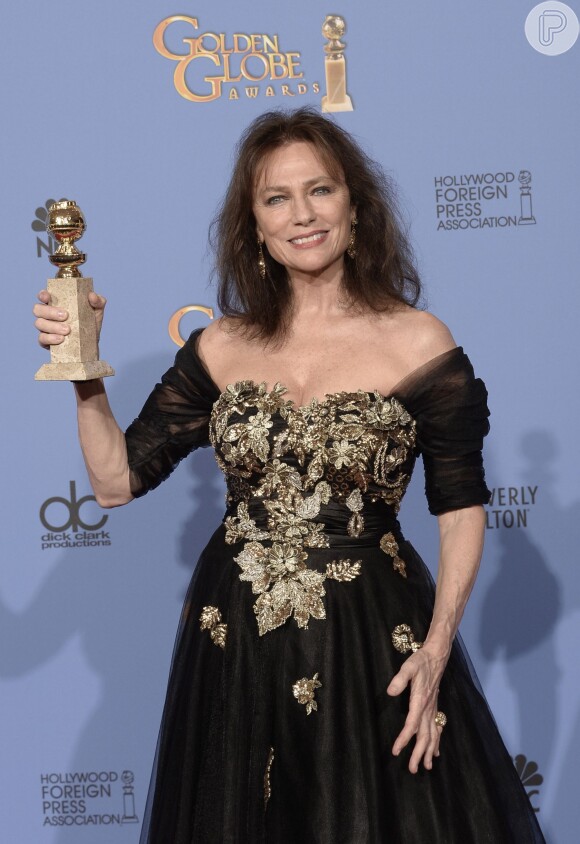 Jacqueline Bisset venceu o Globo de Ouro de Melhor atriz coadjuvante em série, minissérie ou filme para TV por 'Dancing on the edge'