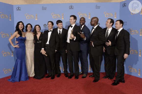 Elenco e produtores de 'Brooklyn nine-nine', vencedora do Globo de Ouro de Melhor Série de TV - Comédia ou Musical